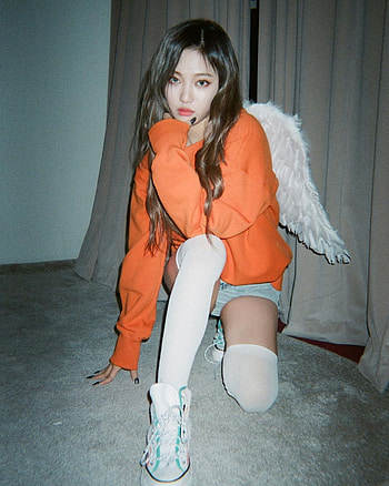 Living angel, fashion design, Winter, Ningning, Karina, Giselle HD phone wallpaper