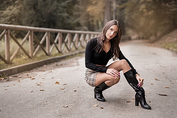 New Boots, cowgirls, road, brunettes, boots HD wallpaper