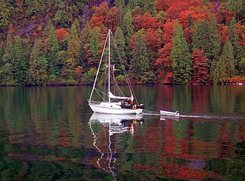 Boat in water, beautiful HD wallpaper