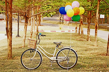 Grass, Balloons, Miscellanea, Miscellaneous, Park, Bicycle, Air Balloons HD wallpaper