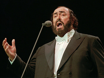 Luciano Pavarotti, Limited range, The Boston Globe HD wallpaper