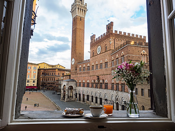 Claudias House, Piazza del Campo HD wallpaper