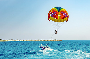 Dana Beach Resort, Parasailing HD wallpaper
