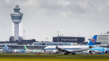 Amsterdam-Schiphol Airport, Passenger survives, Eleven hours in wheel well, Flight incident HD wallpaper