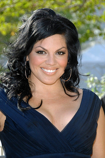 Sara Ramirez, Tall girl, Celebrities, Sara Ramirez HD phone wallpaper