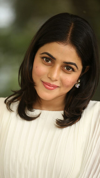 Poorna Kasim, multilingual actress, cute, beautiful HD phone wallpaper