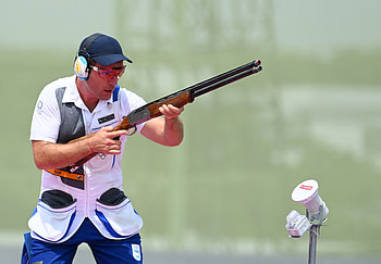 Lucie Anastassiou, Skeet Shooting HD wallpaper