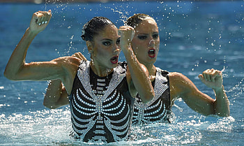 Evangelia Platanioti and Evelina Papazoglou, Synchronized Swimming HD wallpaper