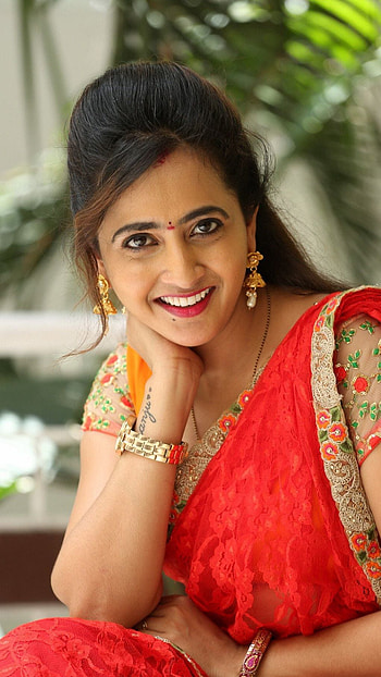 Lasya Manjunath, telugu anchor, saree lover HD phone wallpaper