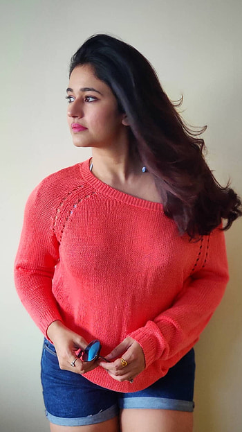 Poonam Bajwa, multilingual actress, sexy gorgeous HD phone wallpaper